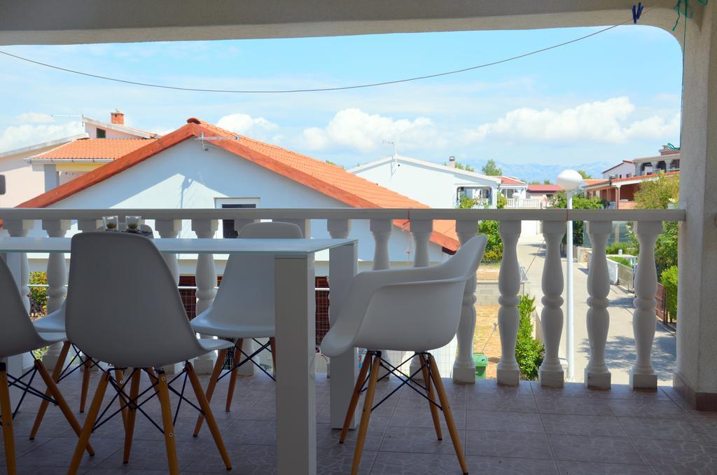 Ferienwohnung Apartman Medit Vir Exterior foto